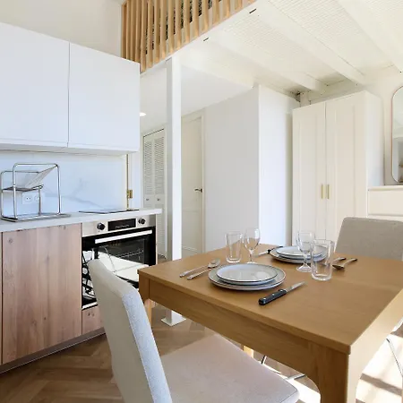 Vue Imprenable Et Charme Historique A Apartment *