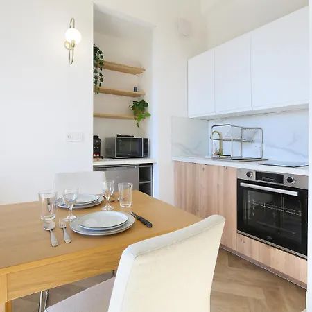 Vue Imprenable Et Charme Historique A Apartment